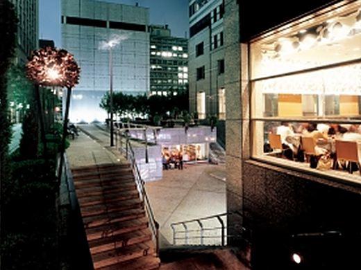 大手町ファーストスクエア　(写真：ナカサ・アンド・パートナーズ）